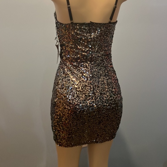 Juniors' Sequin Open-Back Mini Dress - Picture 4 of 4
